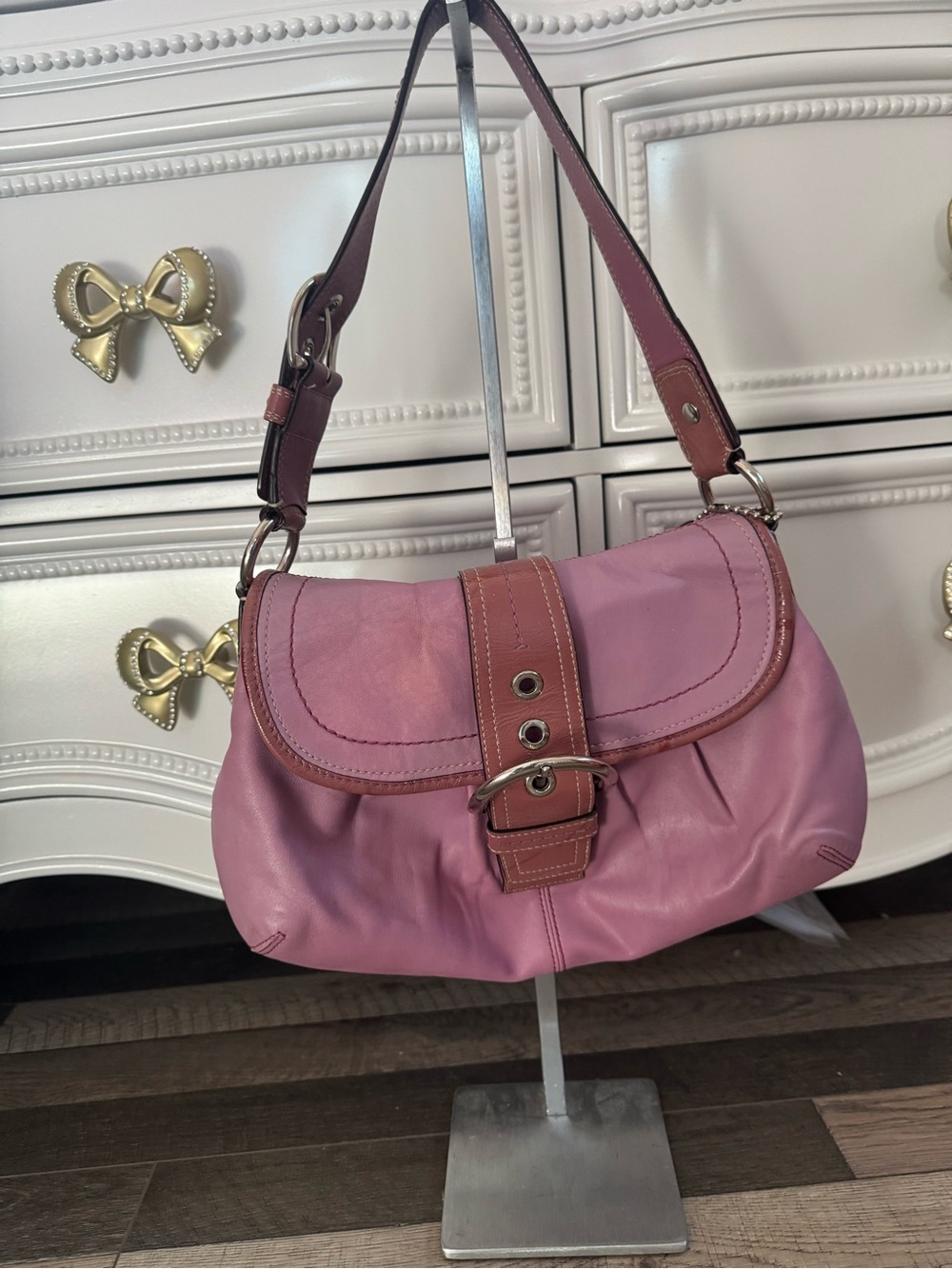 Coach Soho Pink Buckle Flap Shoulder
Bag Y2K Leather